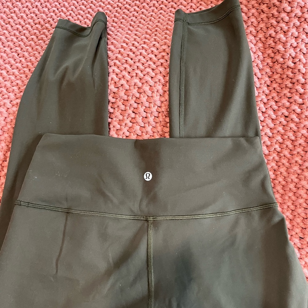 green lululemon leggings size 10